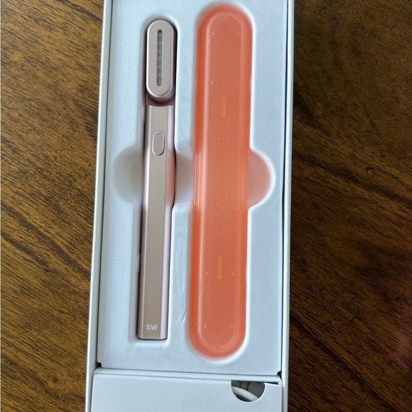 Solawave Radiant Renewal 4-in-1 Skincare Wand with box - Picture 2 of 6